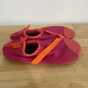 Fitkicks Shoes Womens Medium‎ Pink Orange Flats Yoga Minimalist Comfort Shoe M